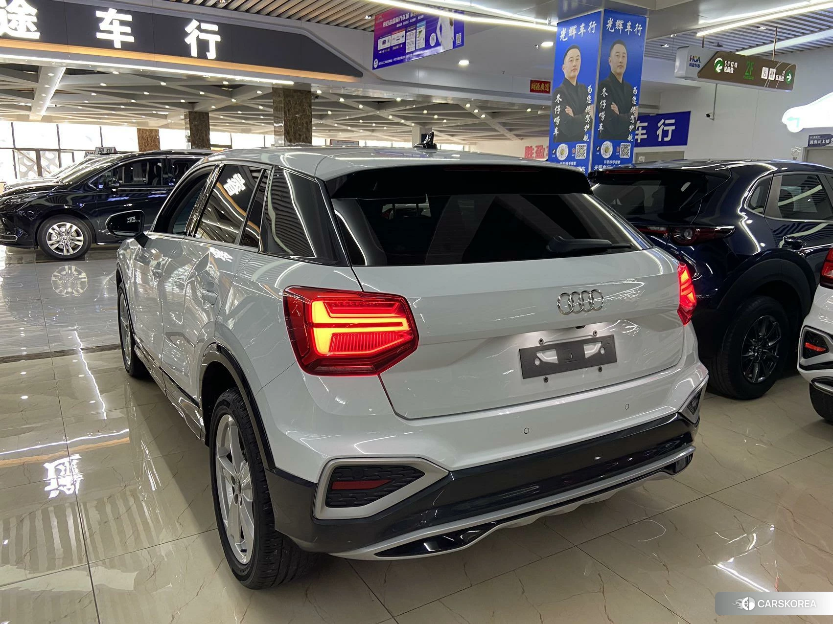 Audi Q2L 2021 Белый из Китая