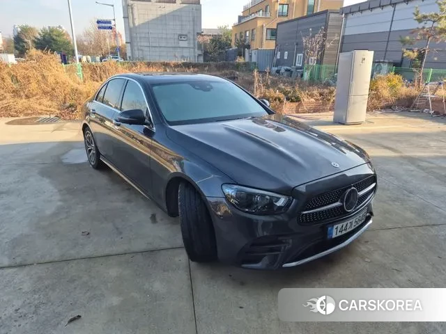 Mercedes-Benz E-Class W213 2022 Серый из Кореи