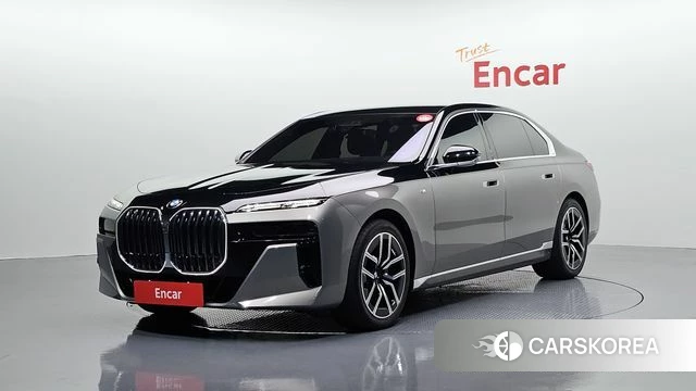 BMW 7 Series (G70) 2025 Серебряный двухцветный из Кореи