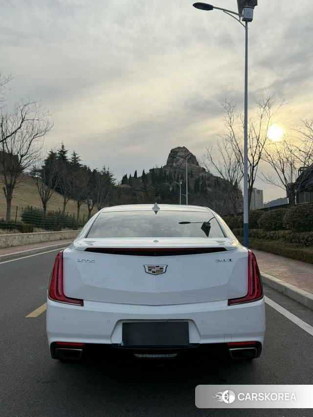 Cadillac XTS 2018 Белый из Китая