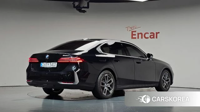 BMW 5 Series (G60) 2025 Черный из Кореи