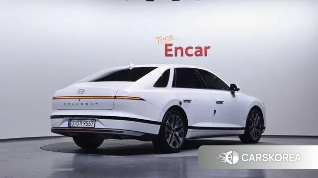 Hyundai Grandeur Hybrid (GN7) 2024 Белый из Кореи
