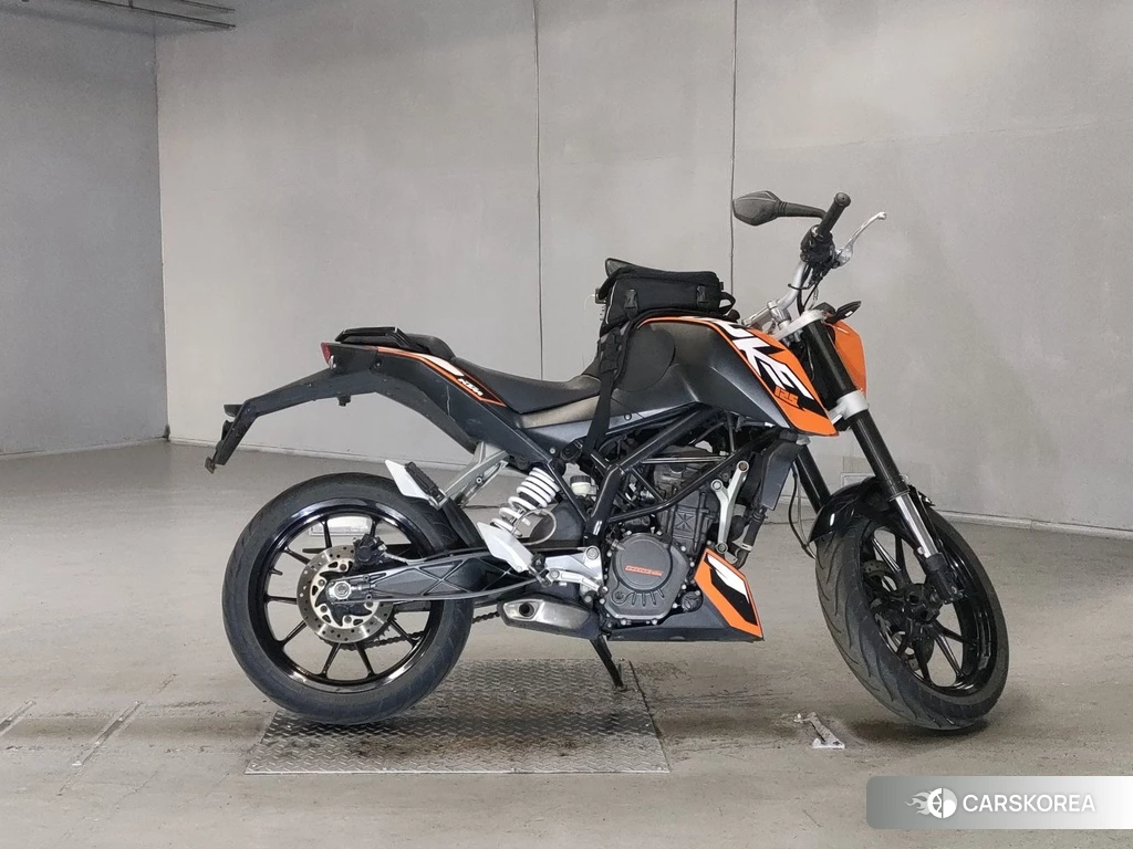 Проданный KTM 125 DUKE 2012 из Японии, фото 2