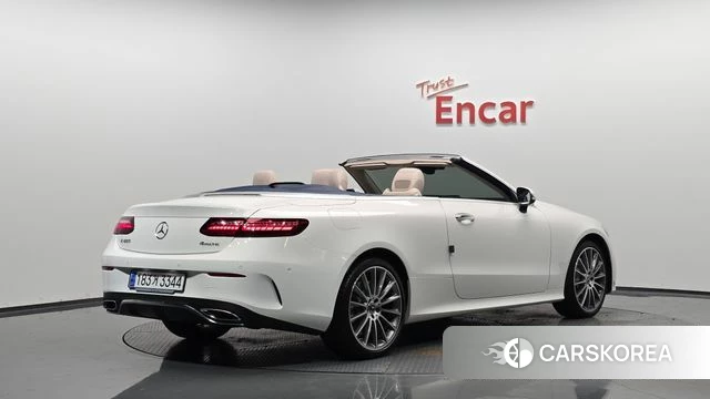 Mercedes-Benz E-Class W213 2023 Белый из Кореи