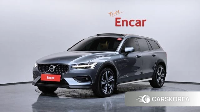 Volvo V60 Cross-Country 2nd Generation 2020 Серебряный из Кореи