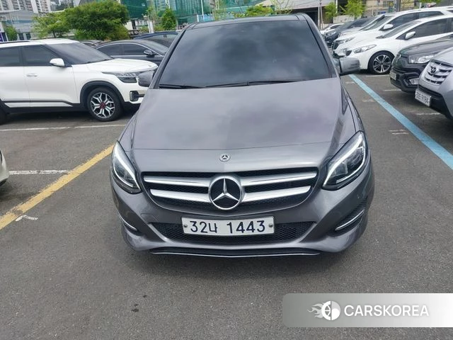 Mercedes-Benz B-Class W246 2018 Серебряный из Кореи