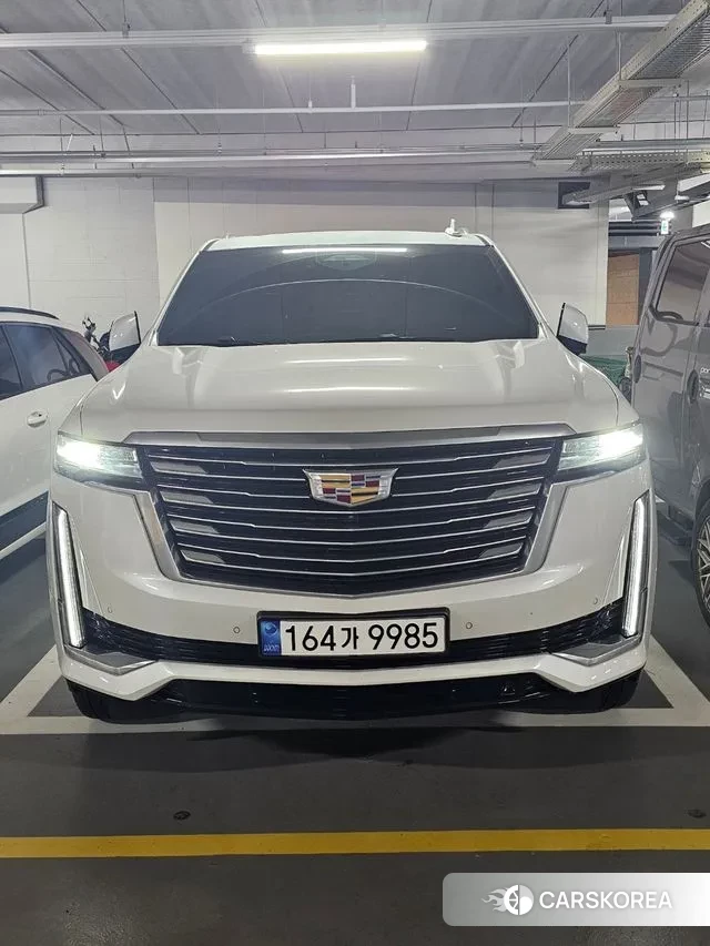 Cadillac Escalade 5th Generation 2022 Белый из Кореи