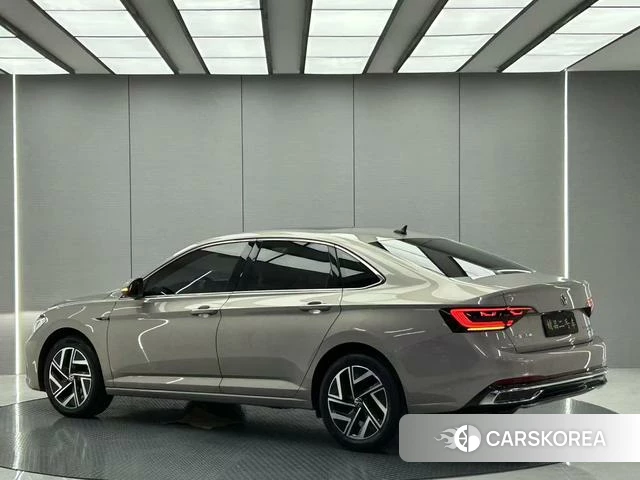 Volkswagen Sagitar 2022 Серебристо-серый из Китая