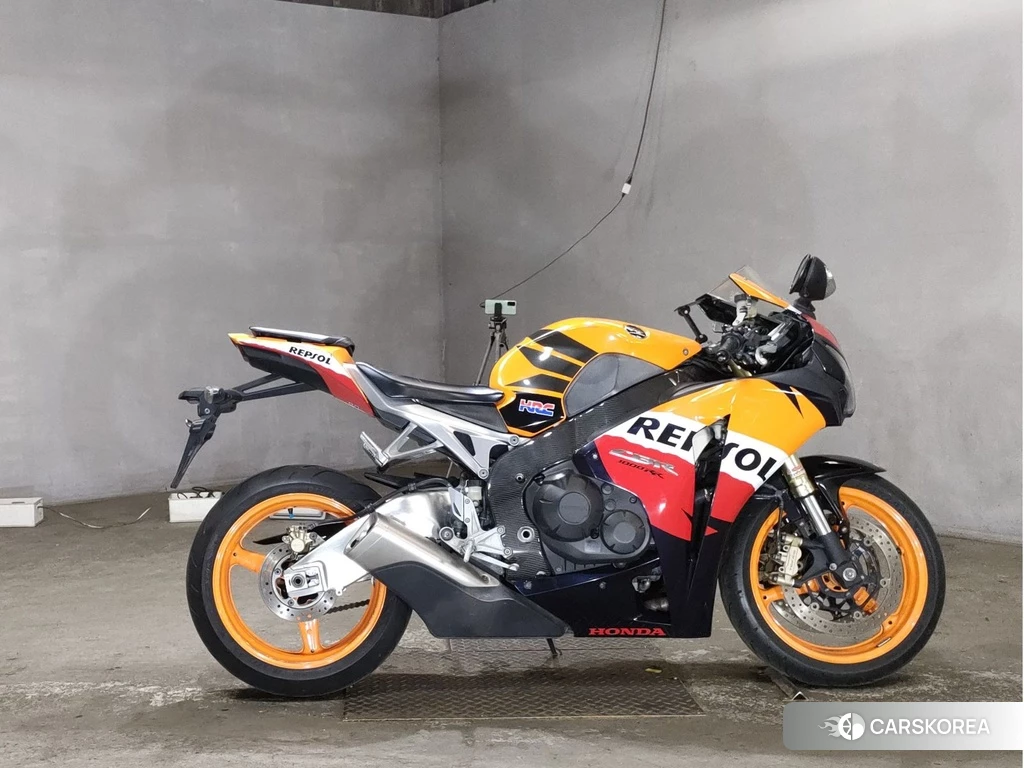 Проданный Honda CBR1000RR 2010 из Японии, фото 2