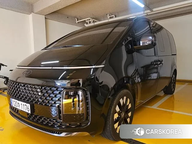 Hyundai Staria 2025 Черный из Кореи