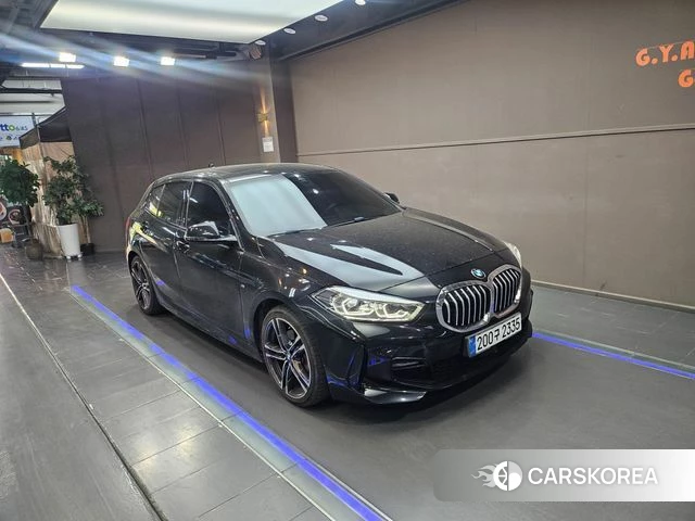 BMW 1 Series (F40) 2021 Черный из Кореи