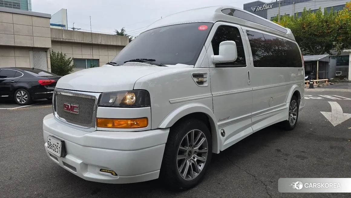 GMC Savana 2020 Белый из Кореи