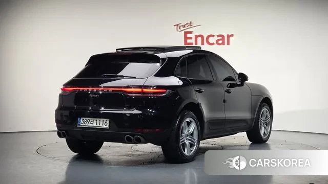 Porsche Macan 2019 Черный из Кореи