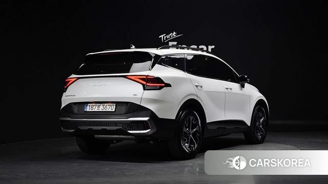 Kia Sportage 5th Generation Hybrid 2023 Белый из Кореи