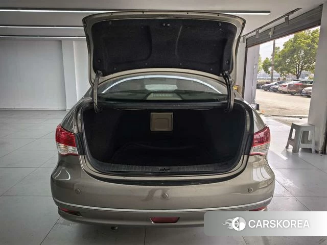 Nissan Xuan Yi 2018 Шампань из Китая
