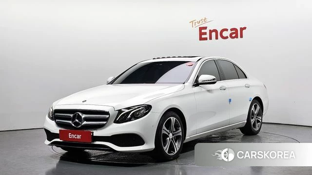 Mercedes-Benz E-Class W213 2018 Белый из Кореи
