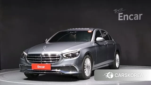 Mercedes-Benz E-Class W213 2023 Серый из Кореи