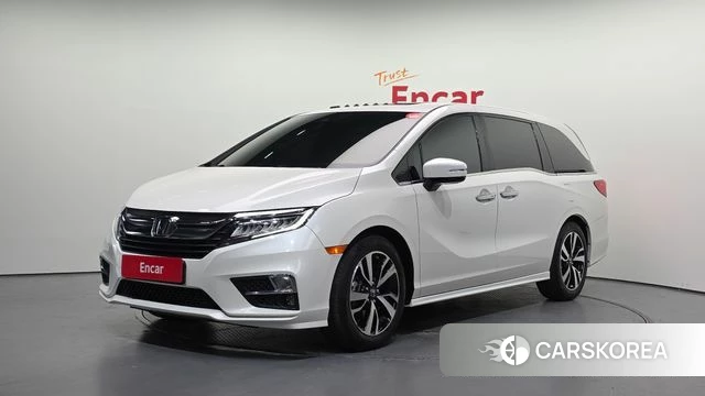 Honda Odyssey 2019 Белый из Кореи