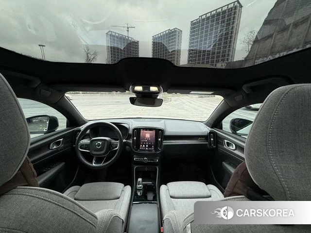 Volvo C40 EV 2023 Белый из Китая