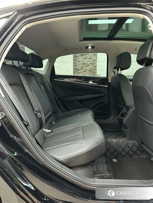 Volkswagen Passat 2024 Черный из Китая