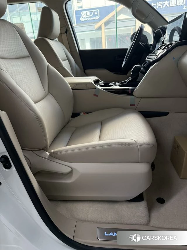Toyota Land Cruiser (imported) 2025 Белый из Китая