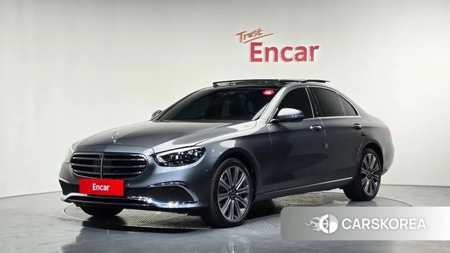 Mercedes-Benz E-Class W213 2021 Серебристо-серый из Кореи