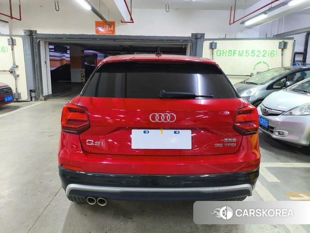 Audi Q2L 2021 Красный из Китая