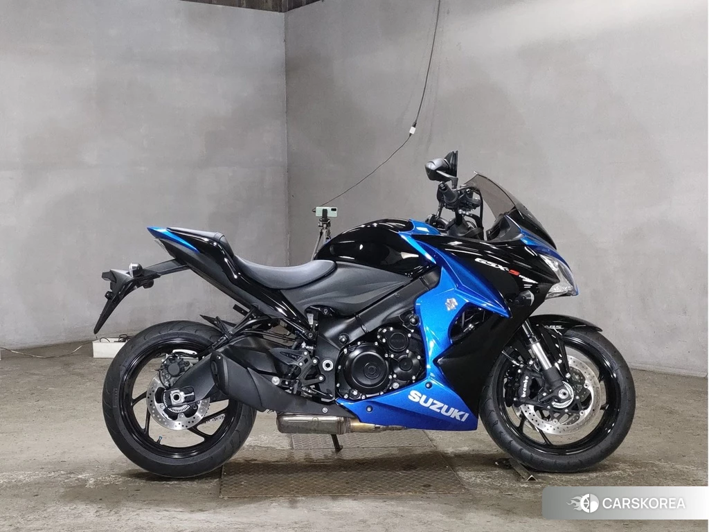 Проданный Suzuki GSX-S1000F 2021 из Японии