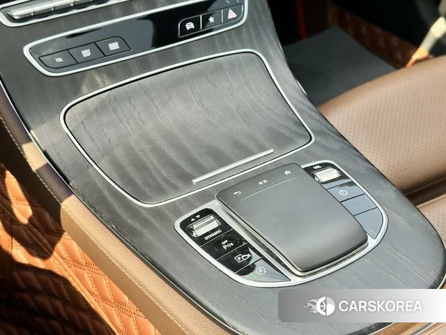 Mercedes-Benz E-class 2022 Черный из Китая