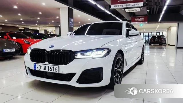 BMW 5 Series (G30) 2023 Белый из Кореи