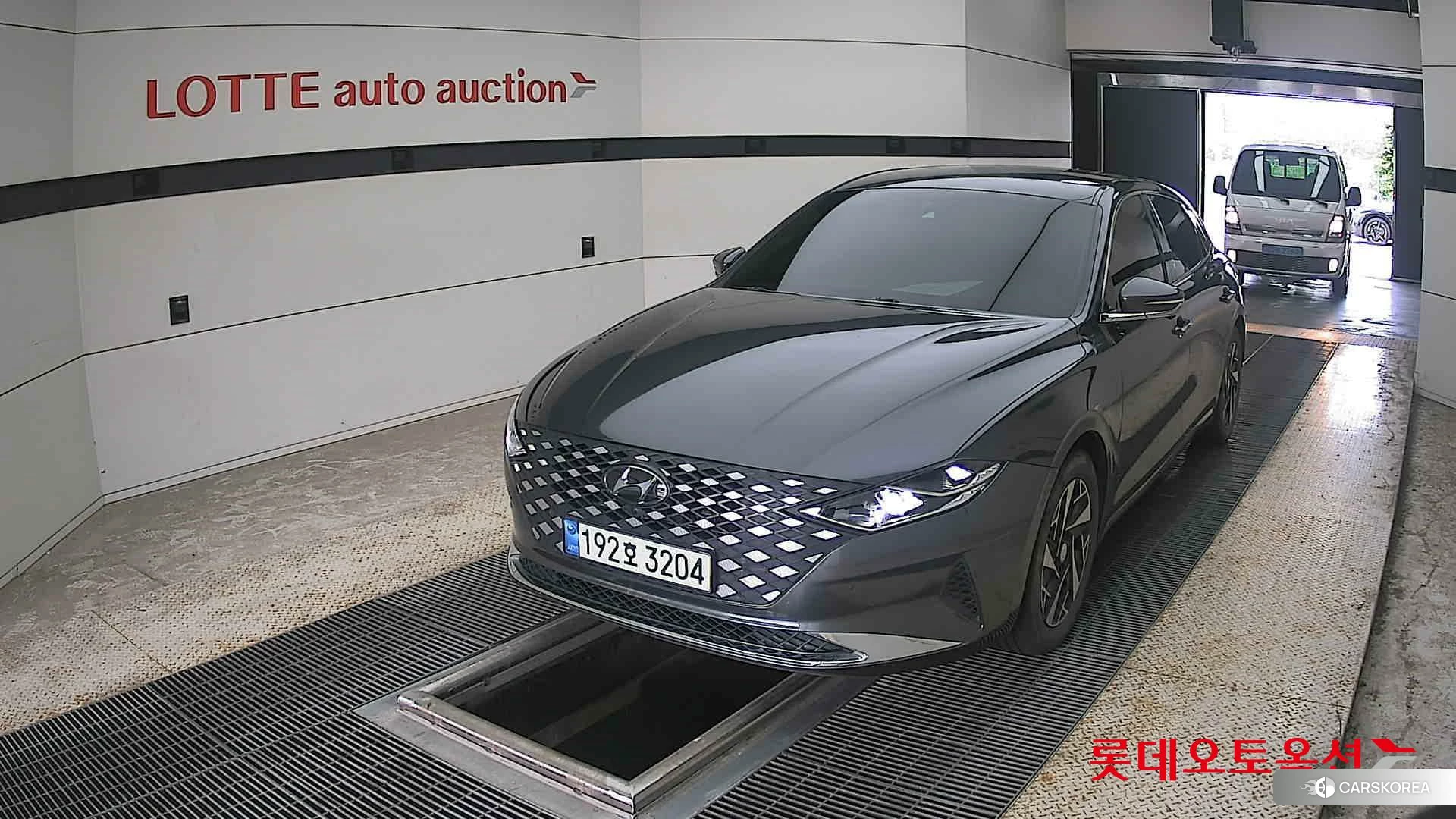 Hyundai Grandeur Hybrid 2023 Nocturne Grey Metallic из Кореи