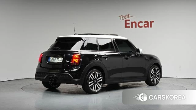Mini Cooper S 2024 Черный из Кореи