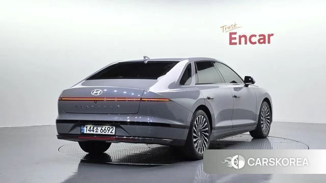 Hyundai Grandeur Hybrid (GN7) 2024 Серебристо-серый из Кореи
