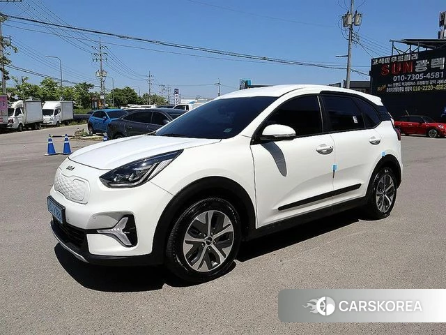 Kia Niro Plus 2023 Белый из Кореи