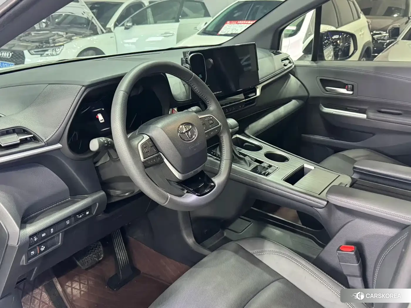 Toyota Sienna 2024 Белый из Китая