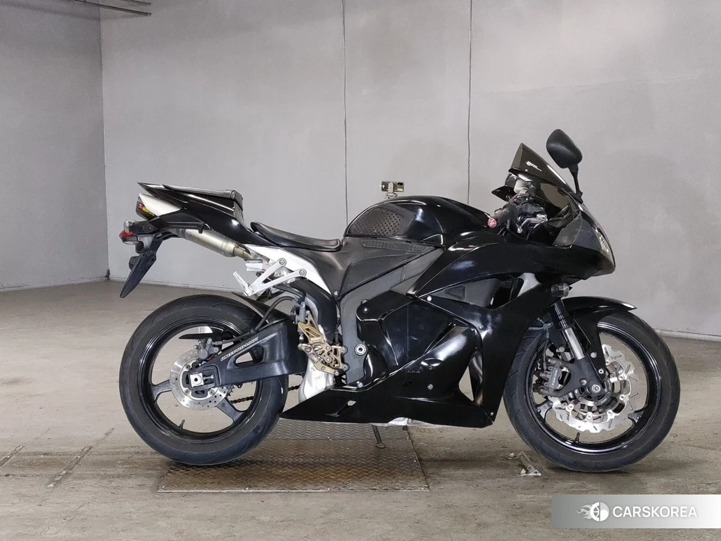 Проданный Honda CBR600RR 2010 из Японии