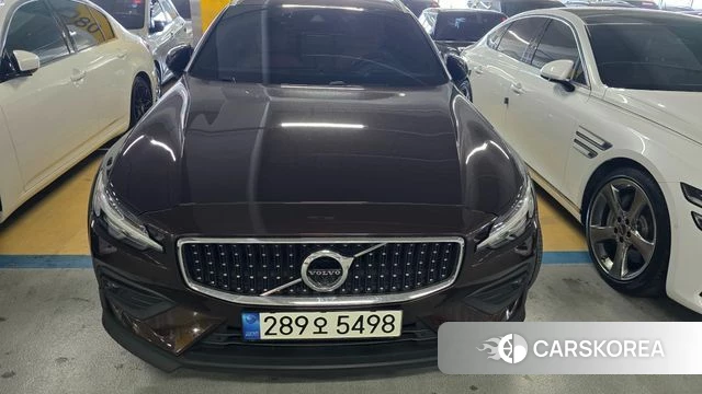 Volvo V60 Cross-Country 2nd Generation 2021 Коричневый из Кореи