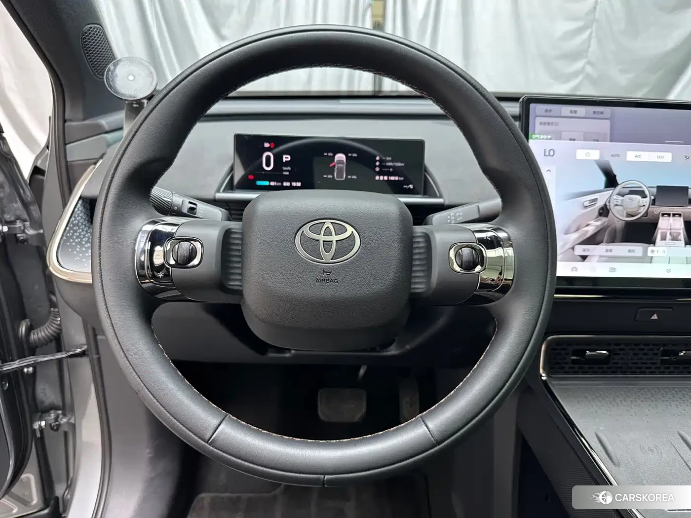 Toyota Platinum Wisdom 3X 2025 Silver/gray из Китая
