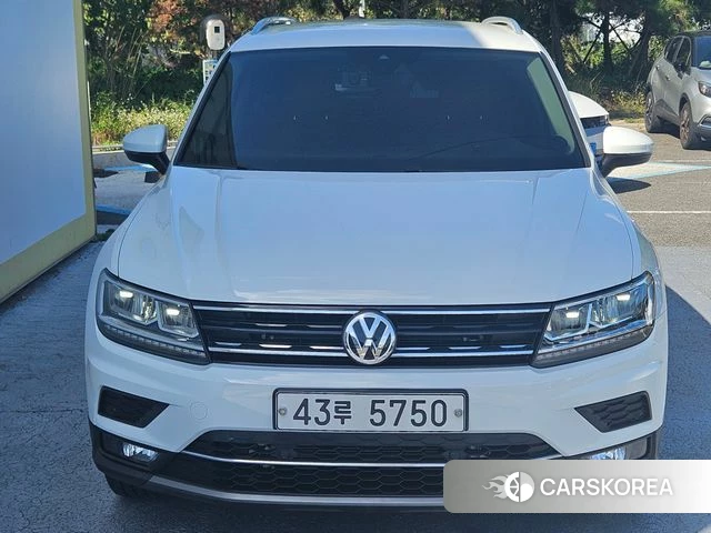 Volkswagen Tiguan second Generation 2018 Белый из Кореи