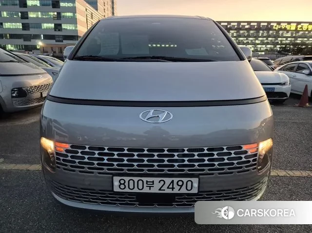 Hyundai Staria 2024 Серебристо-серый из Кореи
