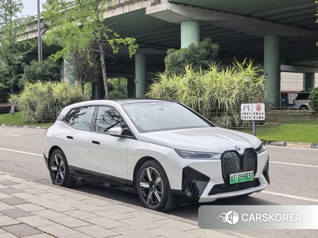 BMW iX 2023 Белый из Китая