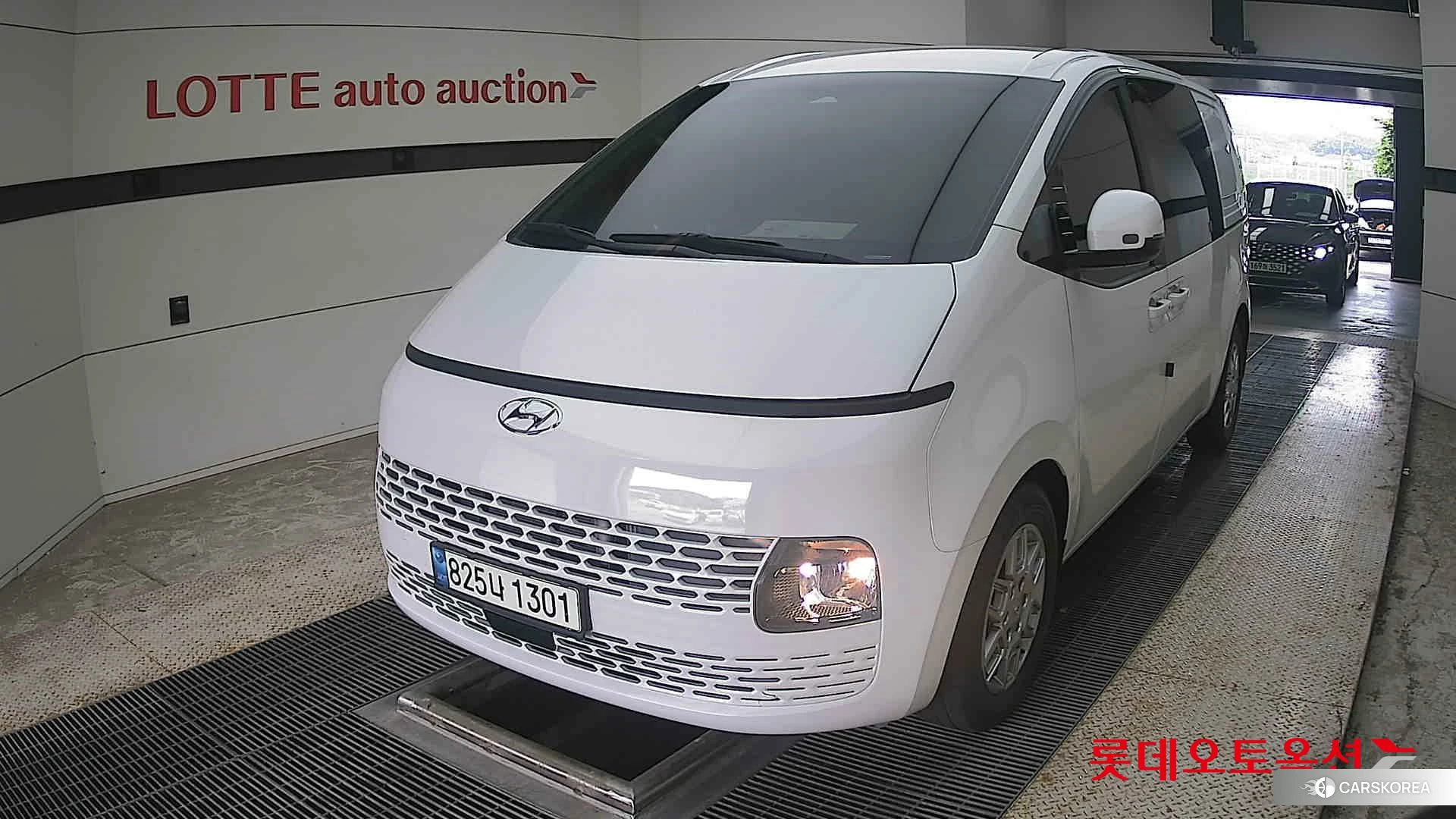 Hyundai Staria 2022 Белый из Кореи