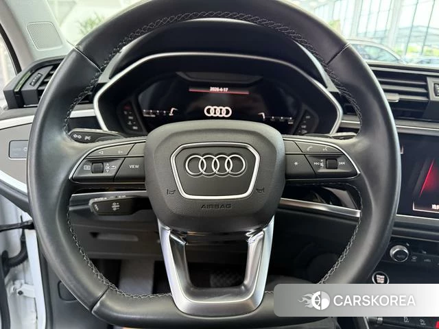 Audi Q3 2022 Белый из Китая