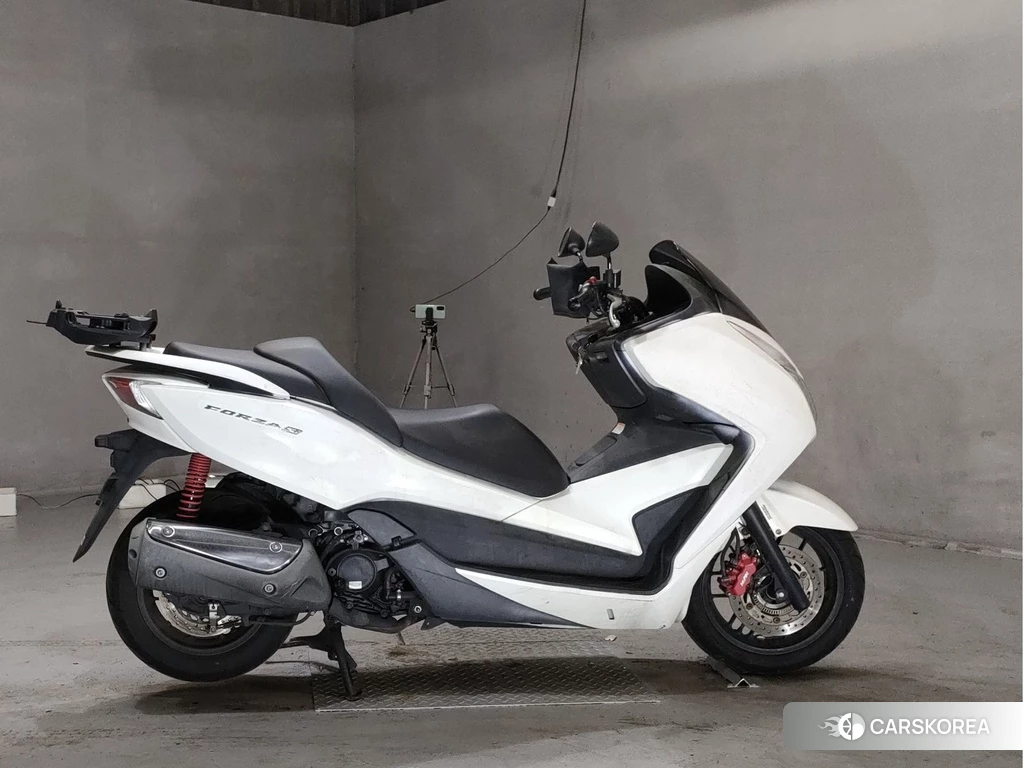 Проданный Honda FORZA 2013 из Японии