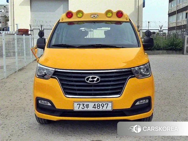 Hyundai The New Grand Starex 2018 Желтый из Кореи