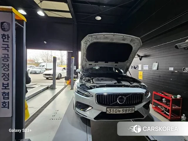 Volvo S60 3rd generation 2020 Белый из Кореи