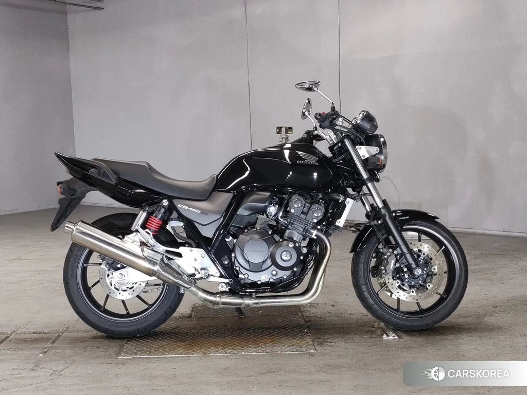 Проданный Honda CB400SF 2021 из Японии