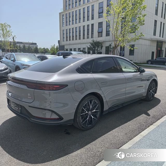 BYD Han DM 2025 Темно-серый из Китая