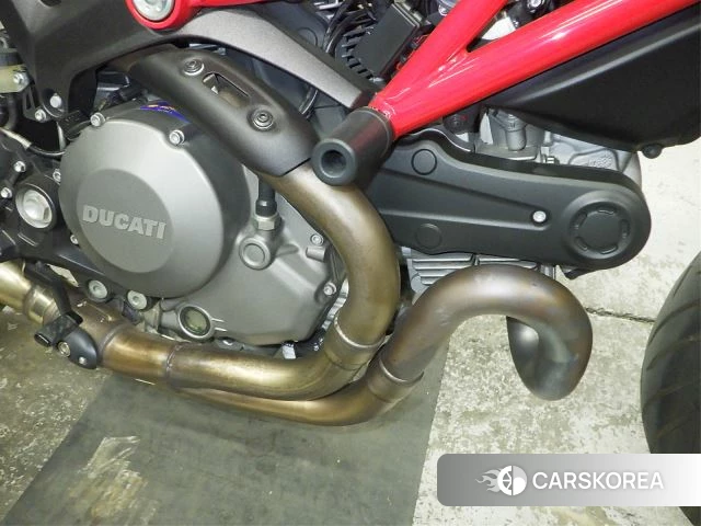 Engine photo
