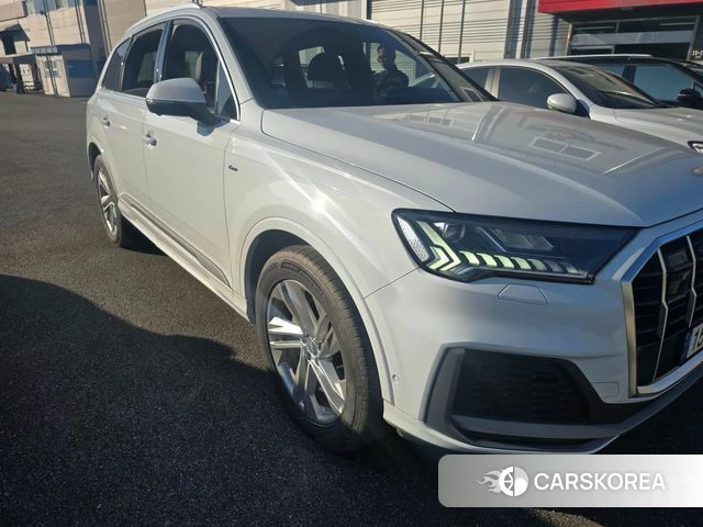 Audi Q7 (4M) 2021 Белый из Кореи